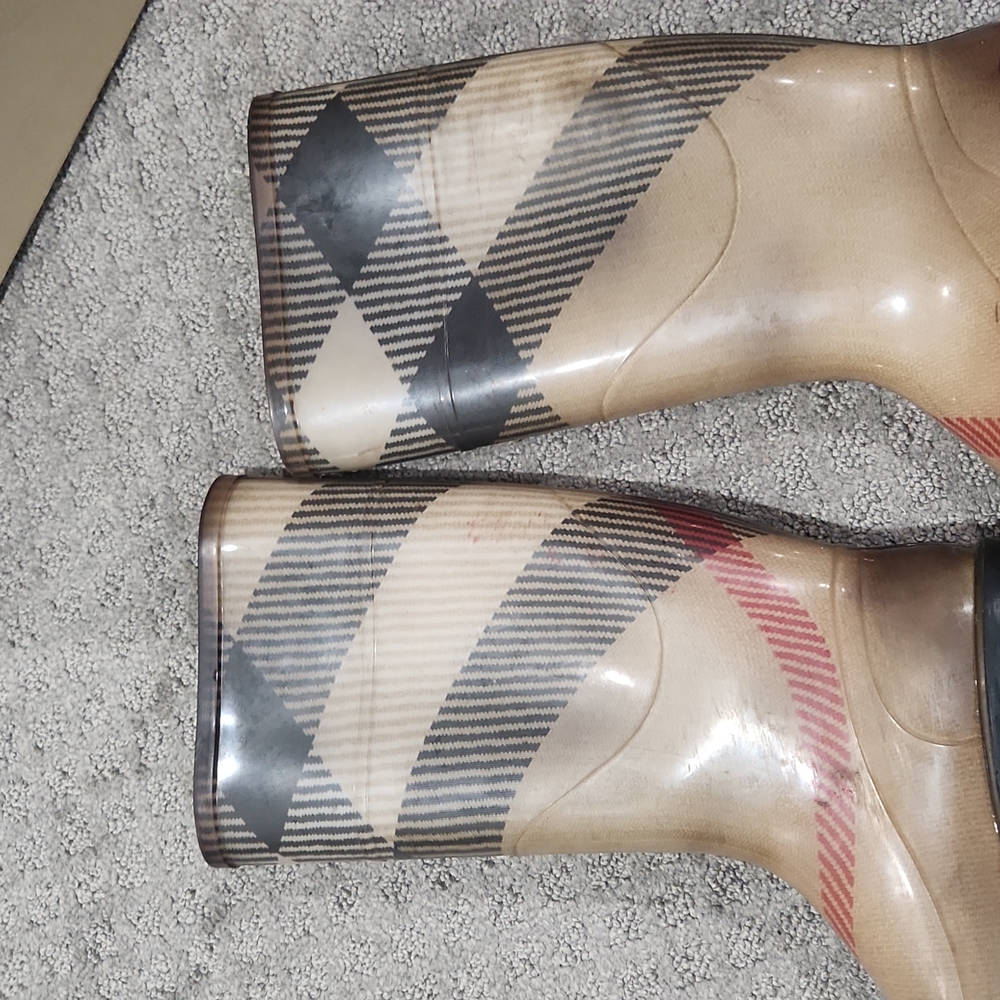 Authentic Burberry Rain Boots Size 8 - Picture 13 of 13